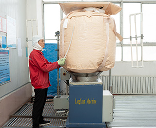 清掃機が自動的に叩きます