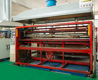 裁断機と印刷機