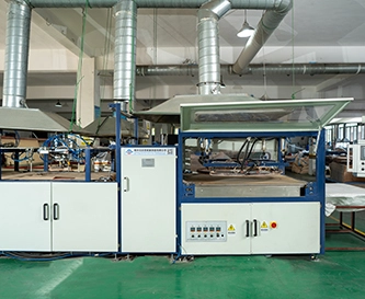 裁断機と印刷機